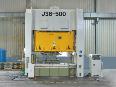 أهمية الأغطية الطرفية لأبواب الجراج في منع مشاكل الصيانة