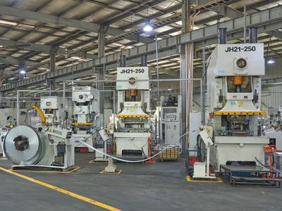 الدور الأساسي لقطع اللحام المعدنية في الصناعات الحديثة